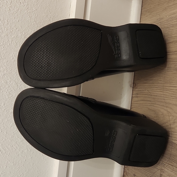 Dansko Midnight Blue Button Cross Strap Slip on Loafer Size 38 - Picture 3 of 4